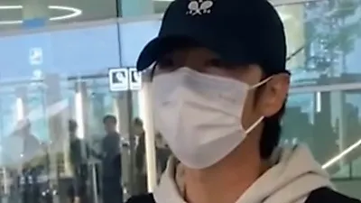송중기, 아들 이름 정했냐는 팬에게 "그걸 내가 왜"