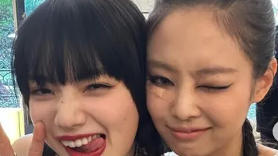 지드래곤 전 여친들의 만남? 제니, 한 여성과 '찰칵'