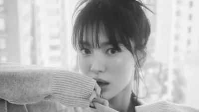 송중기 재혼 발표에 송혜교 인스타 근황, 머리 헝클어진채…