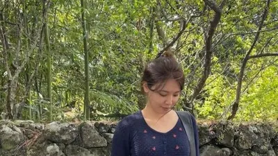 소녀시대 최수영, 봄꽃 놀이 만끽 한줌 허리 라인 눈길
