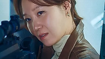 공효진과 윤종호 감독의 만남, 신작 '유부녀 킬러' 티저 공개