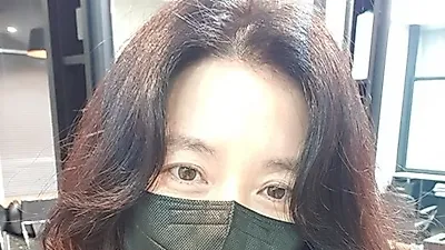 이영애, 역시 참전 용사의 딸... 우크라이나에 1억원 기부