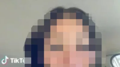 성인방송하는 딸, 아빠가 보는 앞에서 성관계까지 '경악'