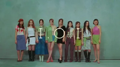아이오아이, 10주년 신보 2개월 연속 1위