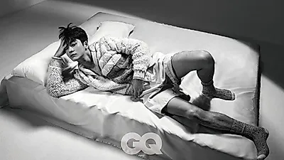옷 속으로 손을 넣어서…강태오 '극강의 섹시함' 