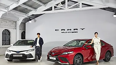 토요타, 하이브리드 라인업 추가한 2022년형 뉴 캠리 하이브리드 출시