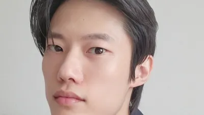 깜짝 결혼 발표한 신주환 누구? 송중기 조력자로 화제 