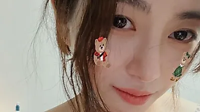 'AOA 탈퇴' 권민아, 올누드로 카메라 앞에 '아찔'
