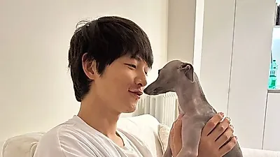 송중기, 아내 케이티와의 근황+길거리 데이트 공개