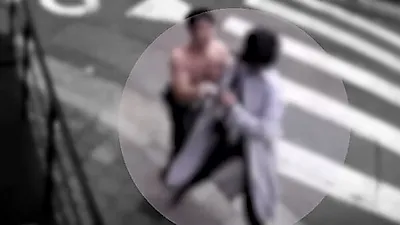 웃통 벗은 男, 출근길 여성에 달려 들었다가 '현행범' 체포
