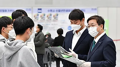 ‘2021 수원시 일자리박람회’에서 102명 일자리 찾았다