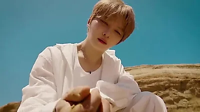 김재중, 'Tonight' 뮤직비디오 속 짙은 감성…싱글 [THE