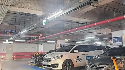 [단독] 채널A 취재차량, 마트 장애인주차구역에 불법주차 '눈살'