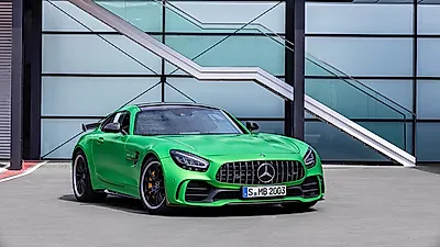 정통 고성능 스포츠카 ‘더 뉴 메르세데스-AMG GT R’ 국내 최초 출시