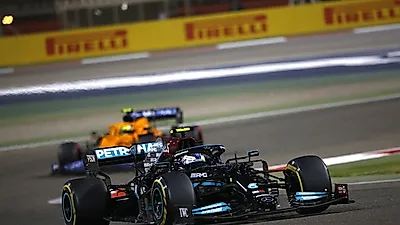 메르세데스-AMG 페트로나스 F1 팀, 새로운 포뮬러원 머신 W12와 함께 2021 포뮬러원 개막전 우승하며 성공적인 시즌 시작