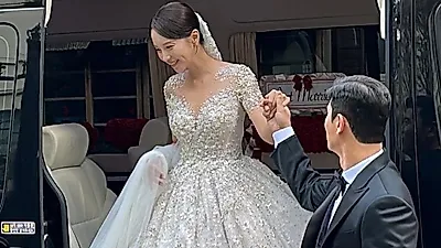 '6개월만에 결혼' 아유미, 웨딩드레스 자태 공개 