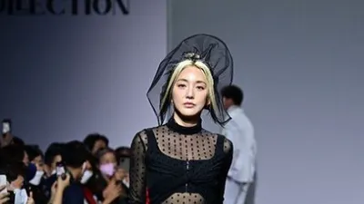 40대 애엄마 맞아? 시스루+각선미 뽐낸 1세대 걸그룹 멤버