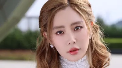 클라라 맞아? 달라진 비주얼 '깜짝' 볼륨감은 '여전'