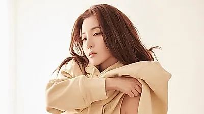 산다라박, 오늘도 11자 복근에 개미허리 자신감 충만
