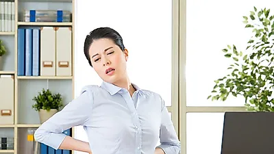 무심코 하는 이 자세 “허리 건강엔 최악”