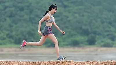 헬스장에서 러닝 뛰다가 지기 싫었던 여성의 최후