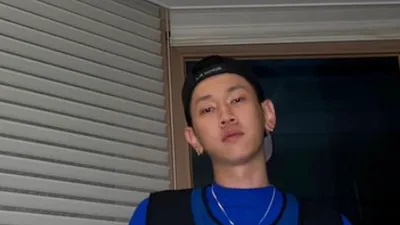 크러쉬, '하이파이브' 때문에 사과문 올려…무슨 일?