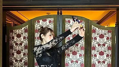 La importancia de la actitud según Jeon Somi: lecciones de maquillaje smoky para Jimin de izna