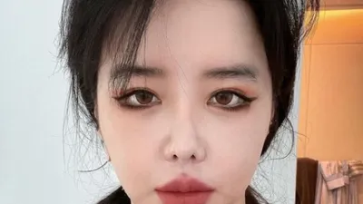 박봄, 근황에 머리 헝클어지고 눈 약간 풀려… 일?