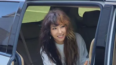 청룡 진출한 김완선, 나이 잊게 만드는 관리 비법은? 