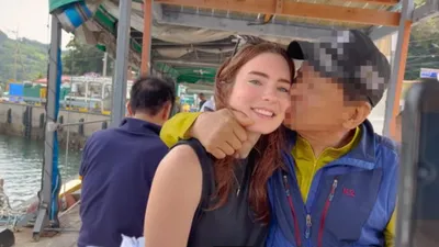 "오빠라고 해봐" 외국 여성 주물럭거리며 뽀뽀까지 한 남성 논란