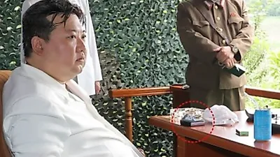 김정은이 사용하는 스마트폰은? "인간적으로 그러지 말자"