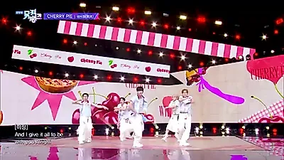 휘브(WHIB), 입체적인 사운드로 구현한 'CHERRY PIE' 무대