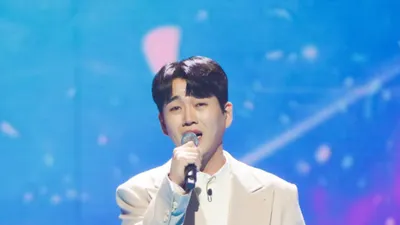 트로트가수 황영웅, 복귀하자마자 군대 논란으로 '들썩'