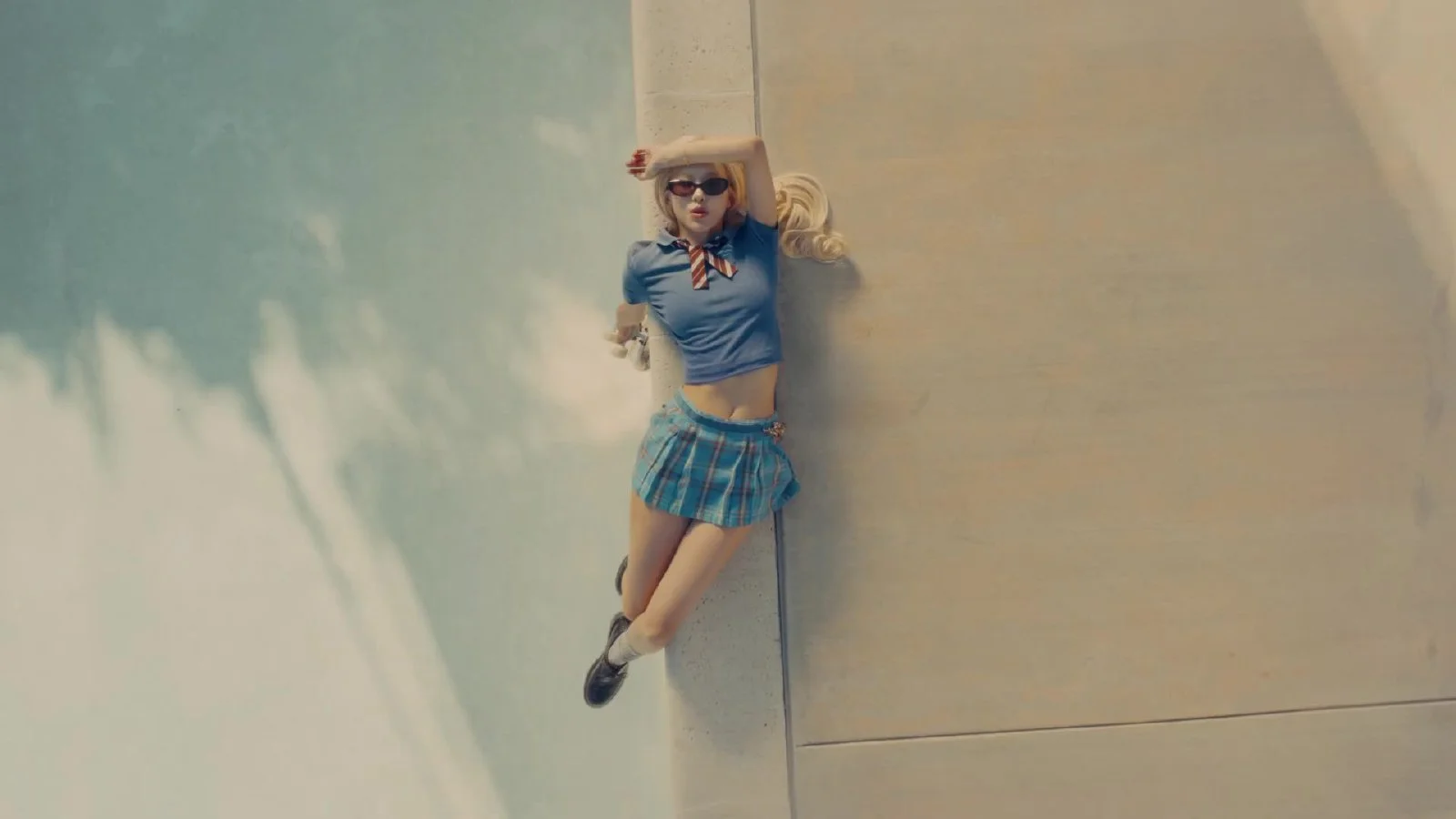 ROSÉ 'new trick' 뮤직비디오, 공개 3.6일 만에 조회수 3000만 회 돌파