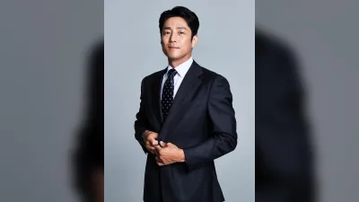 지진희, 박물관 유물 찍자 과거로…'타임슬립