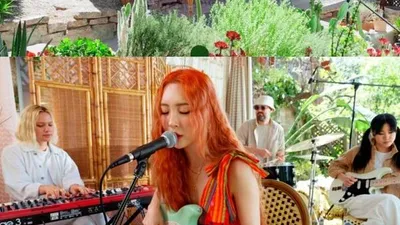 선미, ‘열이올라요’ 밴드 버전 공개. “화려한 베이스 연주 실력 뽐내”