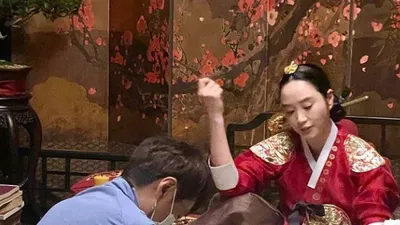 김혜수, 드라마 감독 무릎 꿇리다? 알고 보니…