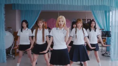 Hearts2Hearts anuncia su primer sencillo japonés con el lanzamiento del videoclip de "ICONIC HEART"