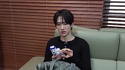 싸이커스 세은, 가방 속 아이템 공개