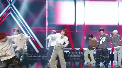 아이덴티티, 음악코어 무대서 선보인 'Kids Return'