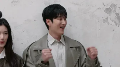 Ahn Bo-hyun: el carisma ante las cámaras frente a su lado juguetón fuera de ellas, un encanto sorprendente.
