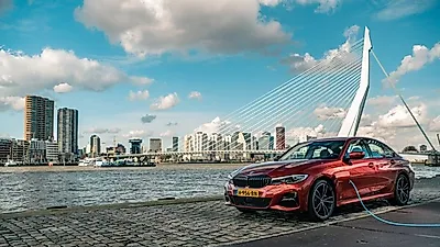 BMW 코리아, 플러그인 하이브리드 세단 ‘뉴 320e’ 공식 출시