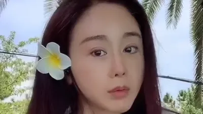 함소원, 시아버지한테 받은 황금 변기 인증샷