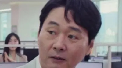 안마기 얹은 직장인부터 깔끔한 CP까지, 김건호의