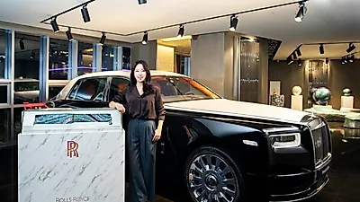 롤스로이스모터카, 자개 아티스트 류지안 작가와 협업한 팬텀 갤러리 전시