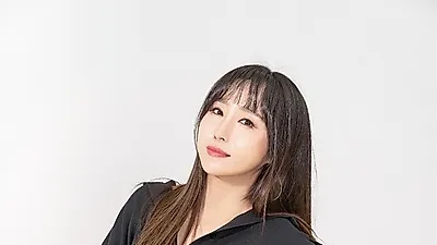 채윤, 작사가 김순곤 참여 신곡 ‘못’ 공개. 애절한 정통 트롯 발라드 “오늘 2일 발매”