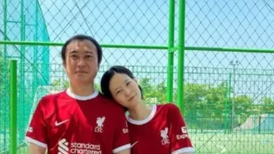 '그알' PD가 여배우와 사귄다고? 커플티 근황 화제