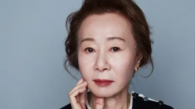 윤여정, “소속사는 일하는 곳인데…” 후크 소속사 떠난 이유 밝혀져 