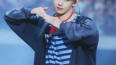 Jimin ofrece 22 millones de KRW por una camisa en 'BTS Boulevard' de Toronto