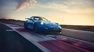 포르쉐, 레이싱 기술 적용한 신형911 GT3 최초 공개.. 가격은..